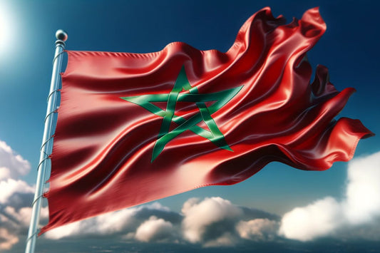 fluturând steagul Marocului